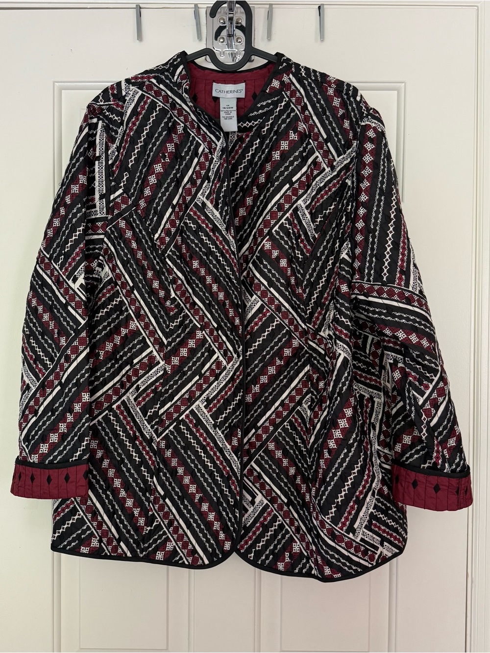 Catherines 1X Reversible Quilted Jacket Geometric Print Burgundy Black
